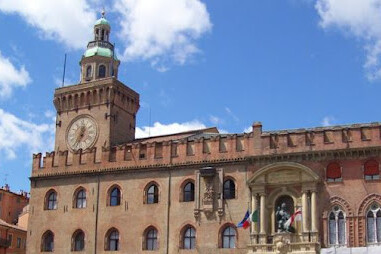 Concorso Comune di Bologna: il comune di Bologna ha indetto un concorso pubblico per 32 specialisti ingegnere/architetto (junior), categoria D, a tempo indeterminato.